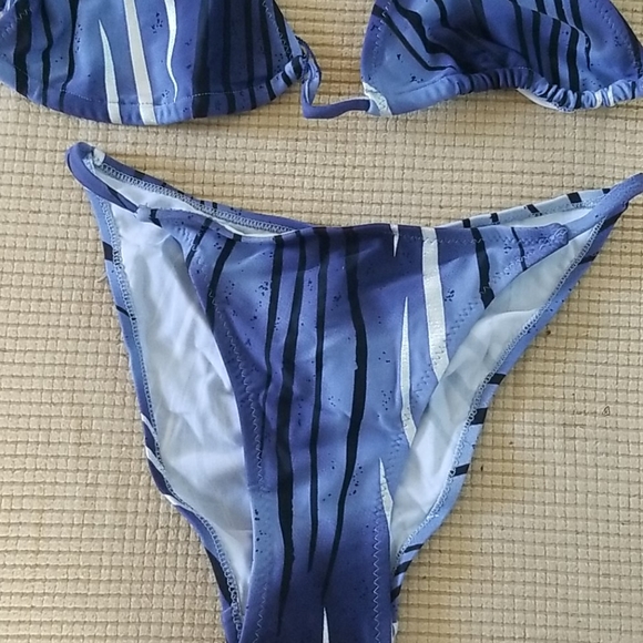 Triangle top Bikini Blue Tiger Stripe Print bikini - Picture 3 of 4